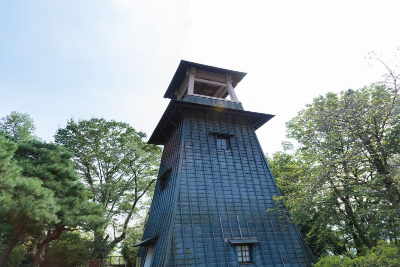 集信:Bell-tower-of-numata-castle medium.jpg
